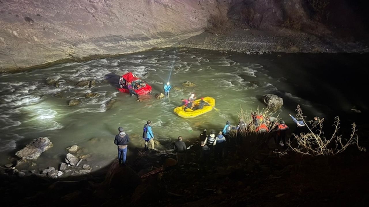 Zap Suyu'na düşen aracın sürücüsünden üzücü haber geldi