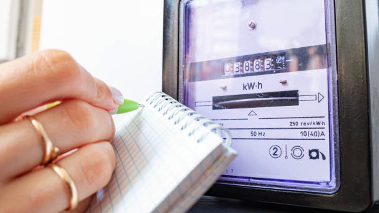 Adana 27 Aralık'ta karanlığa gömülecek! Adananın ilçelerinde onlarca mahallede elektrik kesintisi olacak..