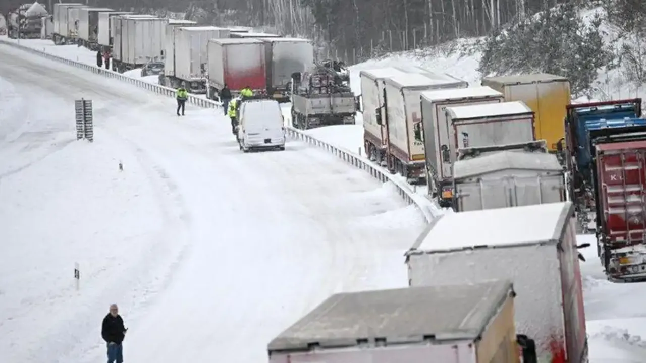 İsveç’i fırtına vurdu!