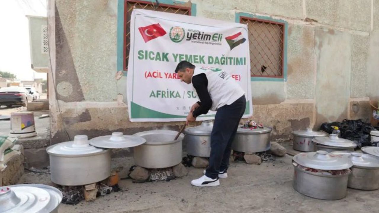 Avrupa Yetim Eli'nden Sudan'da sıcak yemek ikramı!