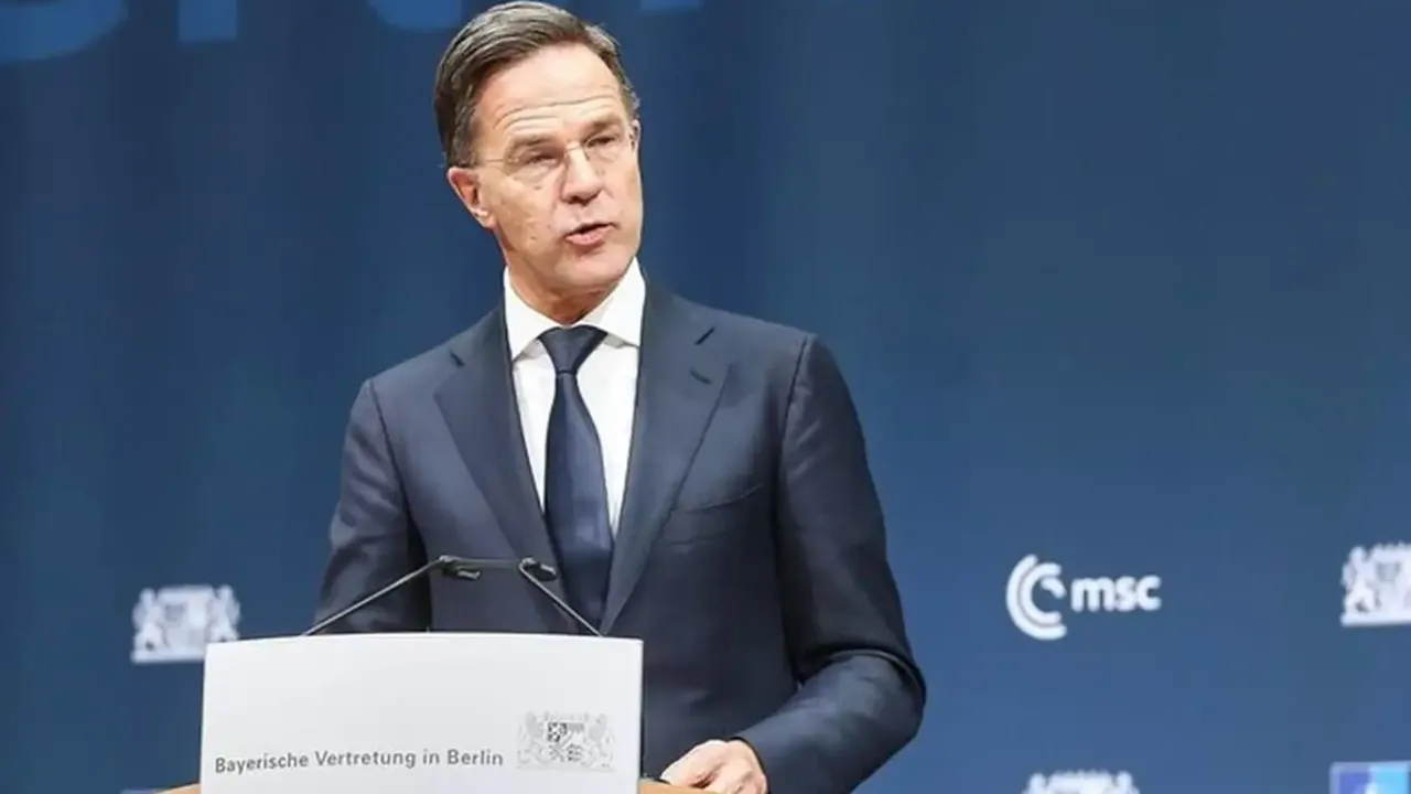 NATO: AB, NATO'ya alternatif olmamalı