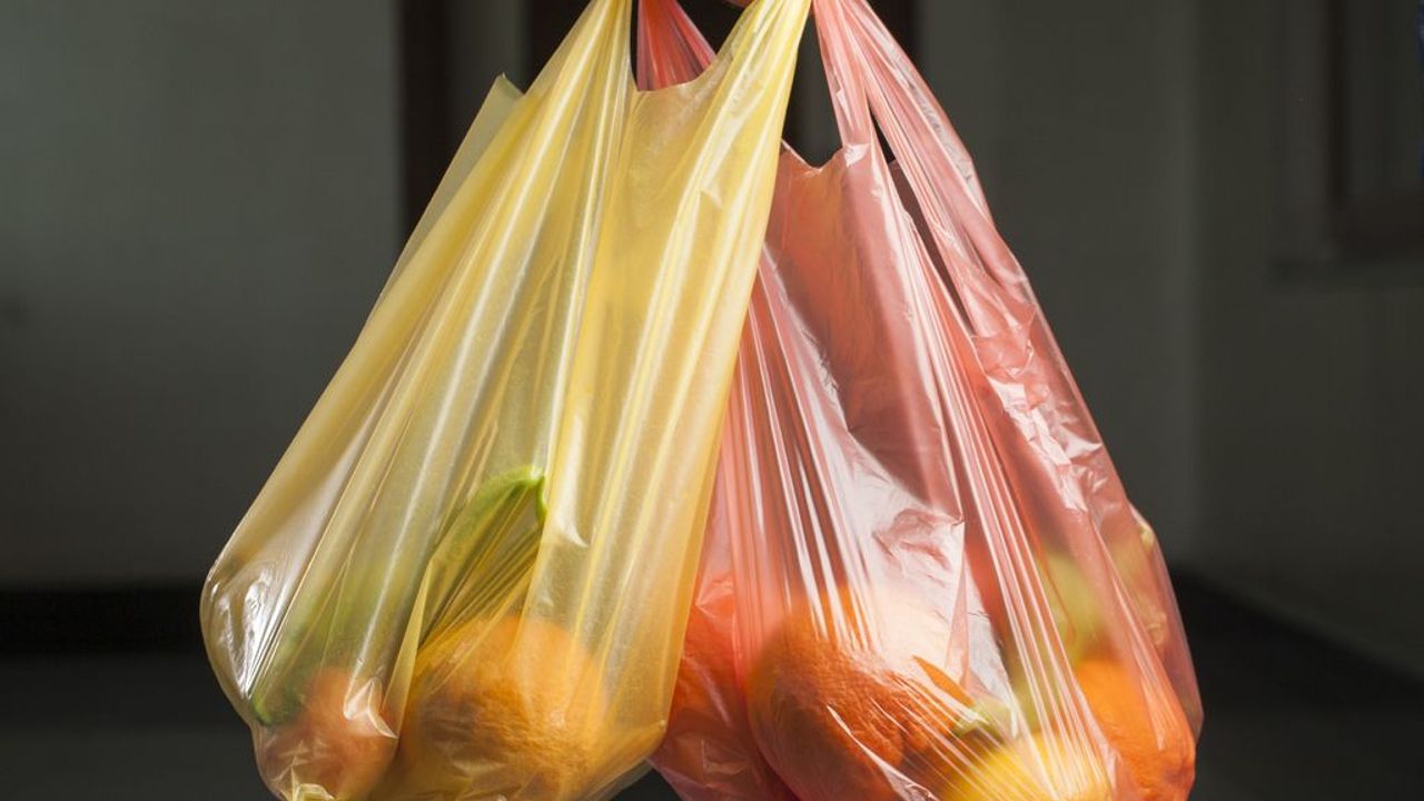 Plastik poşetlere zam 1 Ocak'ta yürülüğe giriyor