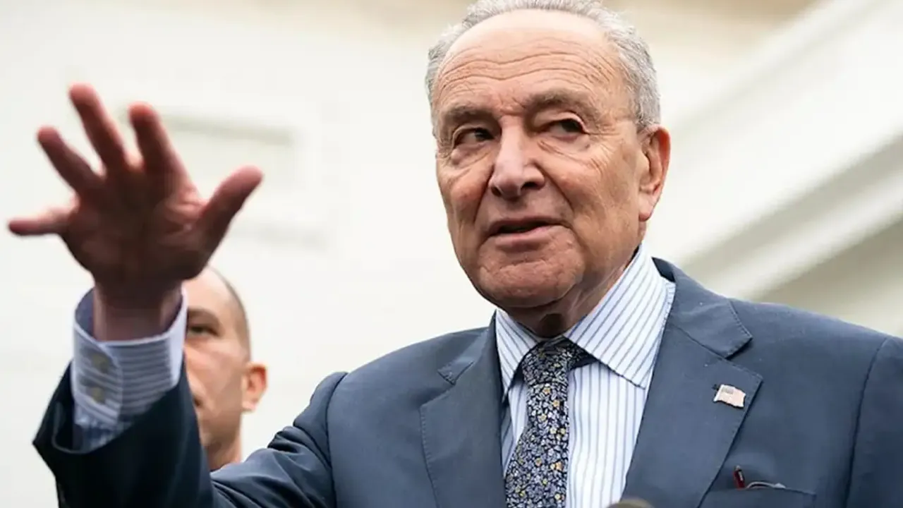 Schumer: Trump'ın Venezuela'ya savaş başlatma yetk…