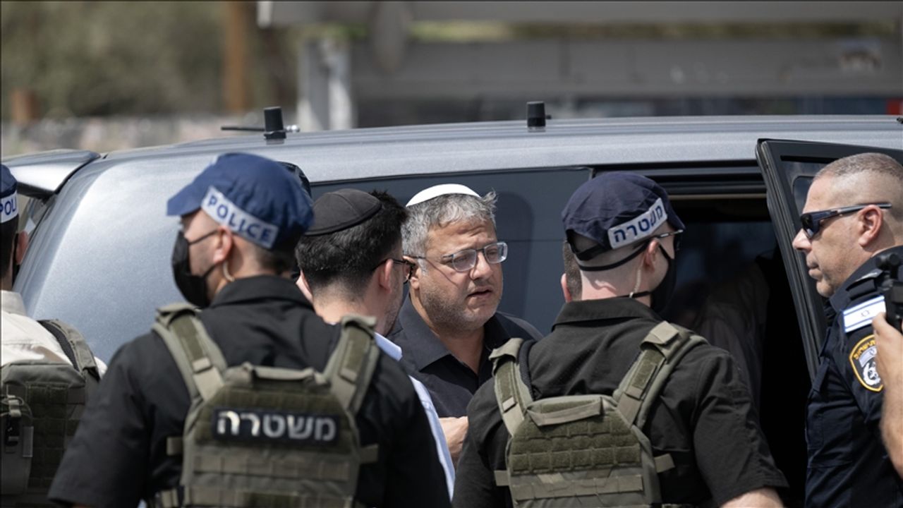 Bedeviler, Ben-Gvir'i taşladı