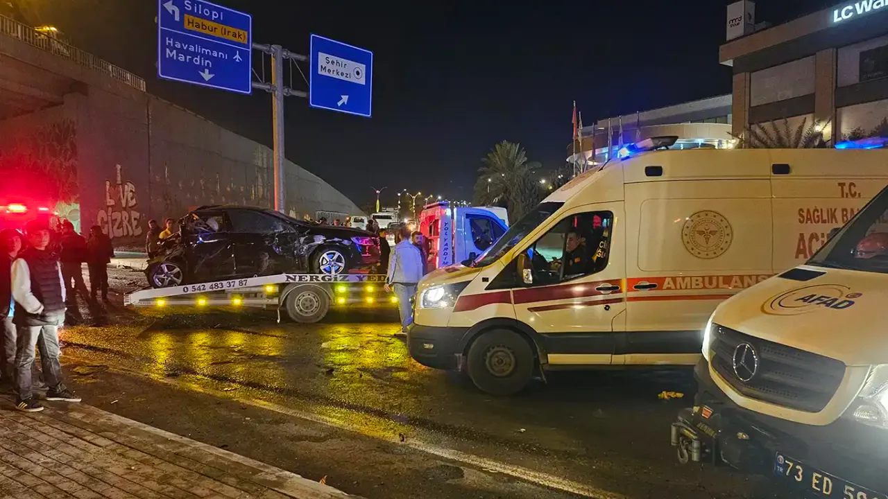 Freni patlayan vinç 6 aracı biçti!