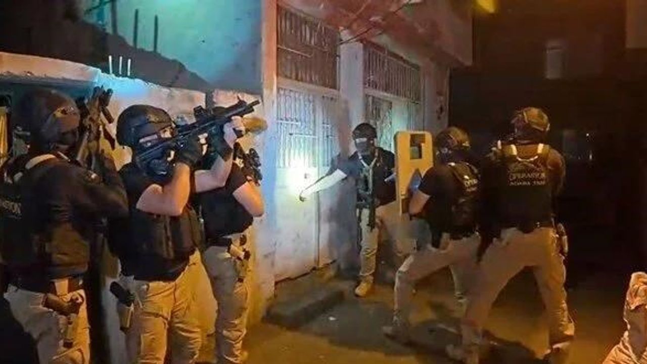 Adana DAİŞ iddiasıyla 15 kişi tutuklandı