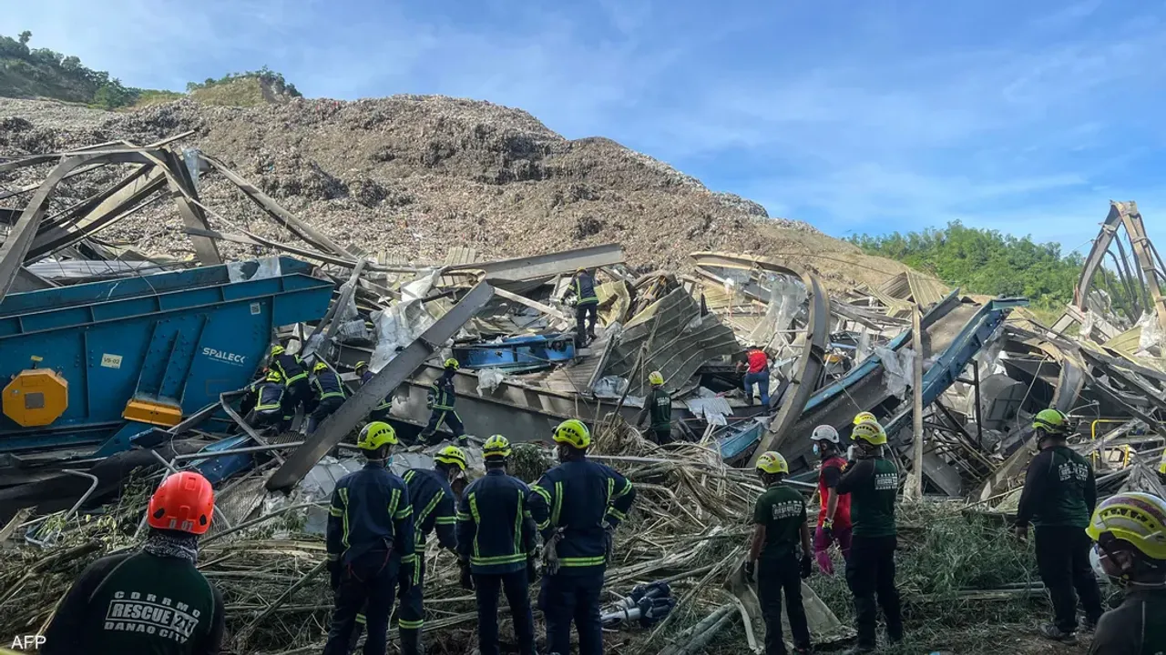 20 katlı bina yüksekliğindeki çöp dağı çöktü, onlarca kişi kayıp