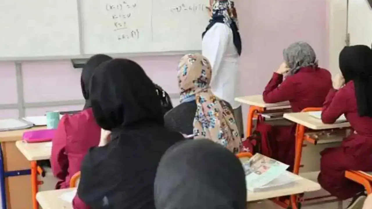 Öğretmen atama ve yer değiştirmesine ilişkin yönetmelik yayımlandı