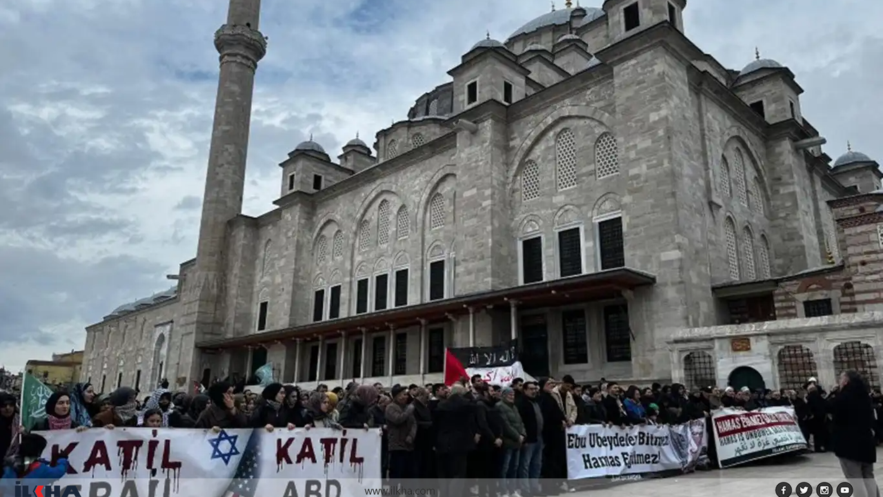 Şehit liderler için İstanbul'da gıyabi cenaze namazı kılındı!