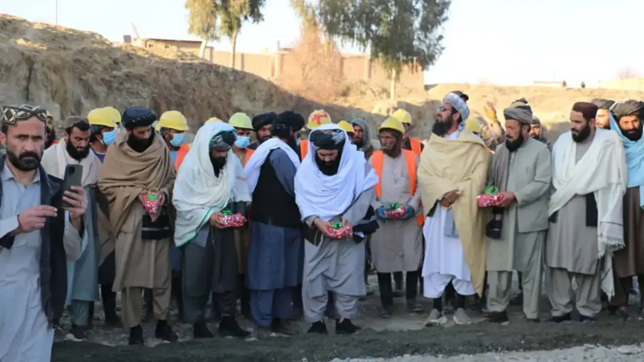 Afgan yetkililer Host eyaletinde 17 kalkınma projesini başlattı!