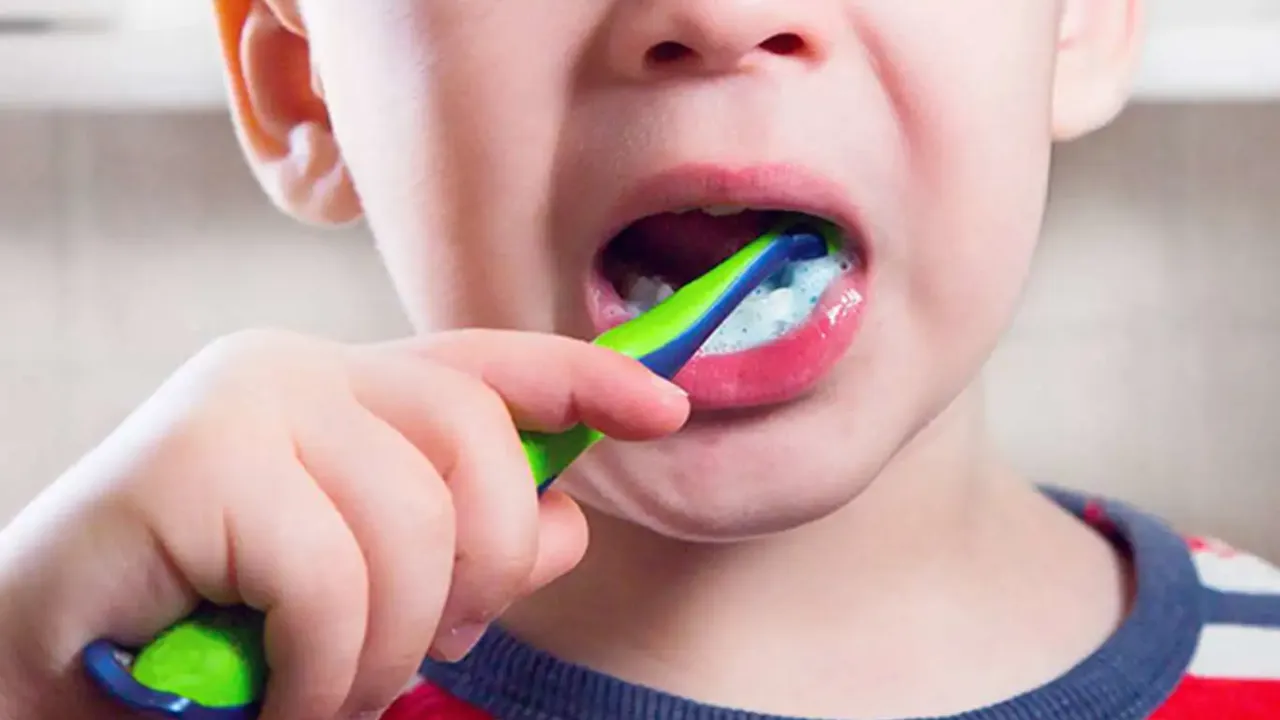 Ağız bakımı ilk dişler çıkmadan başlamalı
