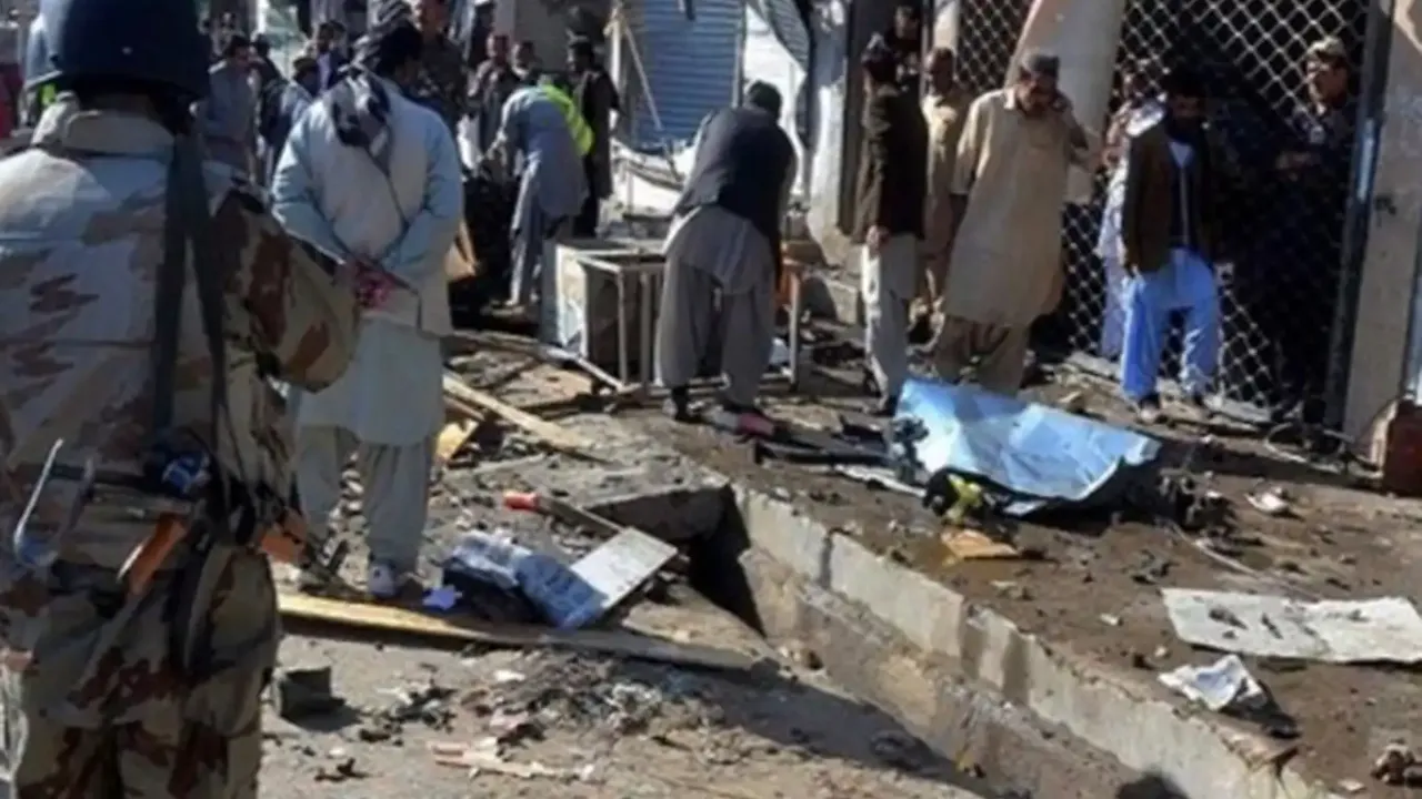 Pakistan'da bombalı saldırı: 1 ölü, 16 yaralı!