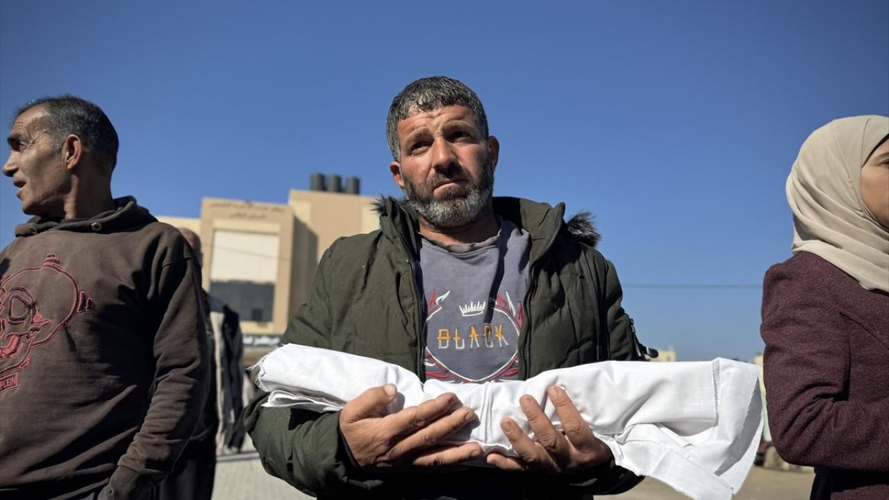 Dondurucu soğuk nedeniyle 7 günlük bebek şehit oldu!