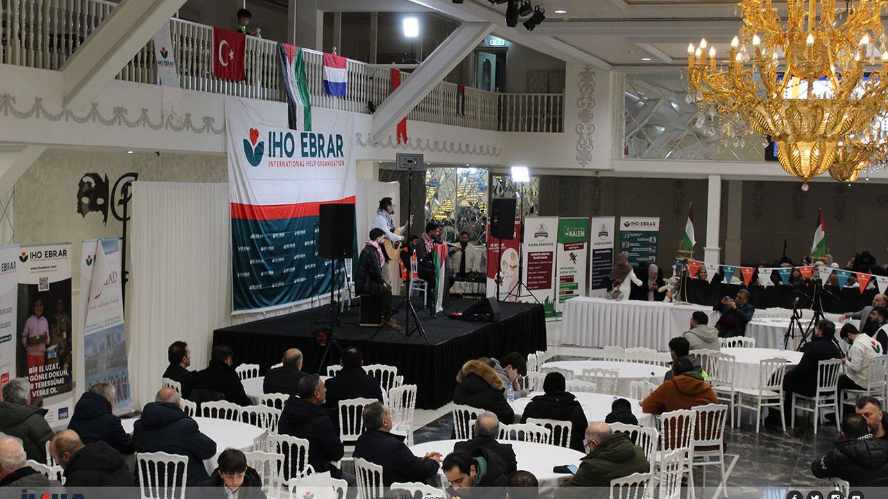 Hollanda'da Filistin için dayanışma programı düzenlendi