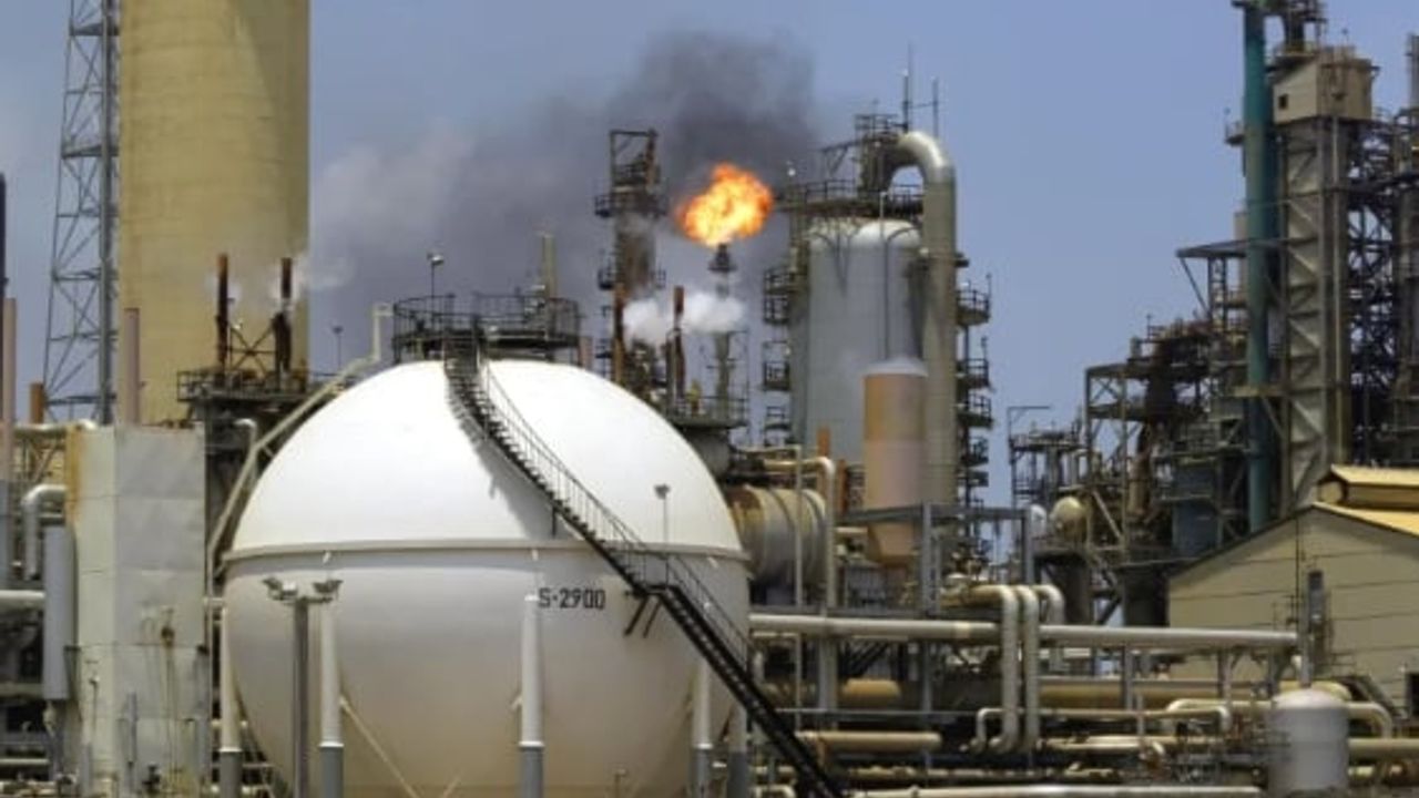 Petrol karşılığı tazminat: Trump Venezuela’yı şirketlere açıyor