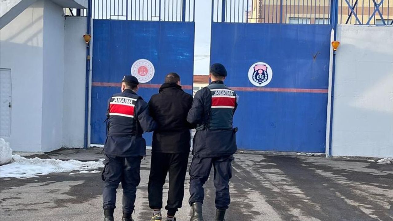 24 yıl 15 ay hapis cezası bulunan hükümlü sahte ehliyetle yakalandı