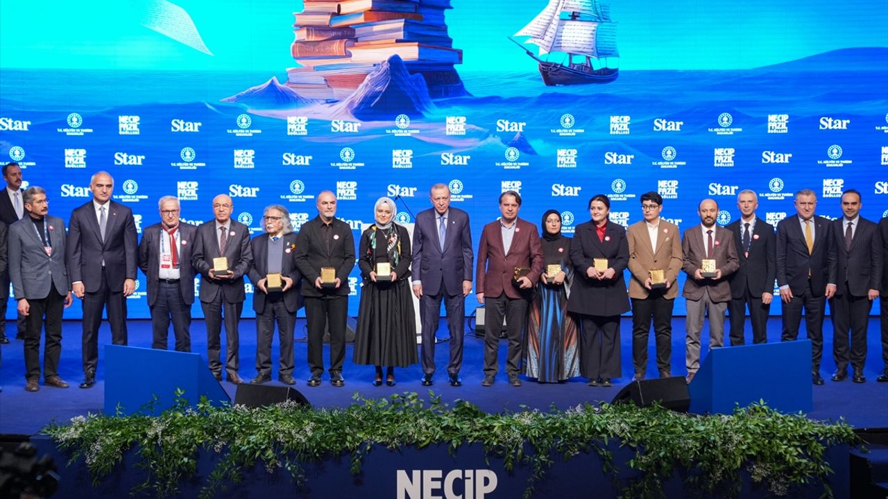 12. Necip Fazıl Ödülleri Sahiplerini Buldu:Tek tek isimleri açıklandı!