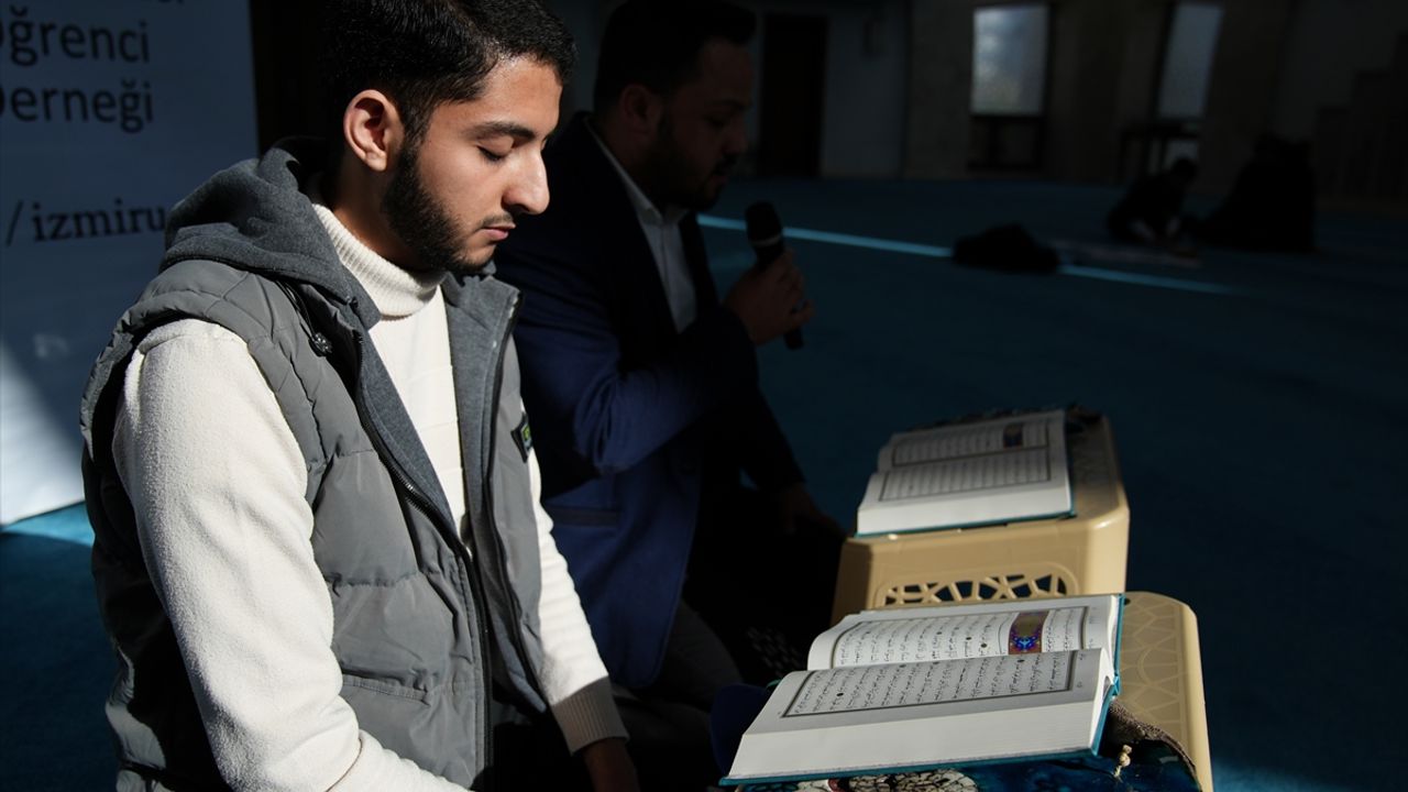 Kur'an-ı Kerim'i en güzel okuyanlara ödüller verildi