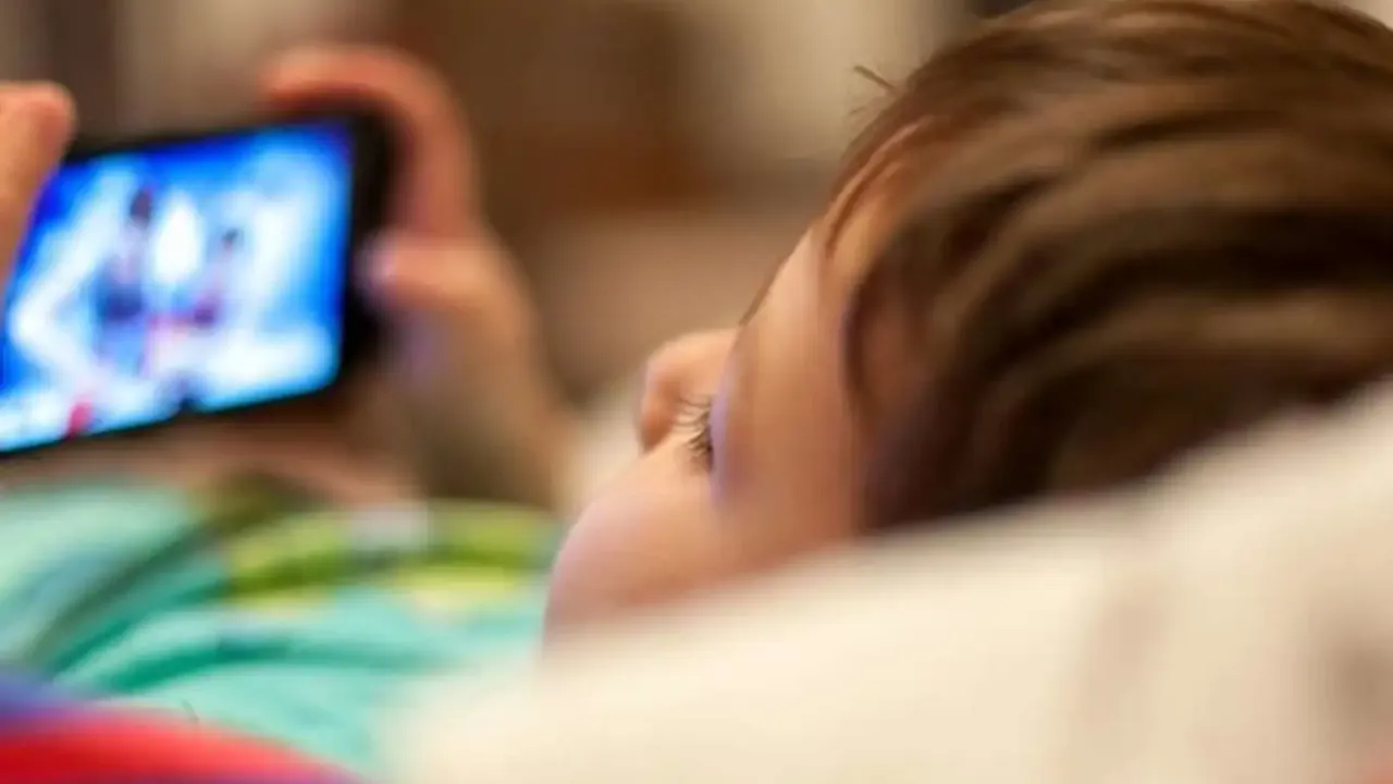 Çocukları korumak için yüzbinlerce hesabı kapattılar