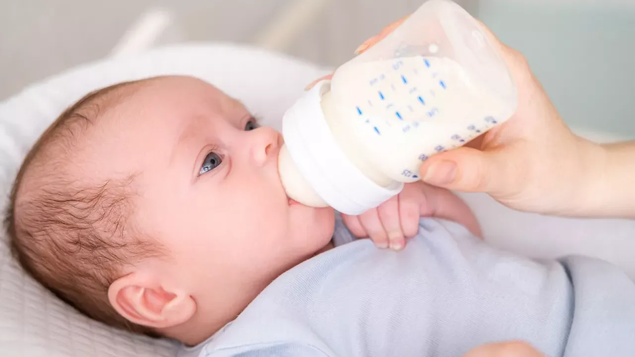 Onlarca çocuk sütten zehirlendi