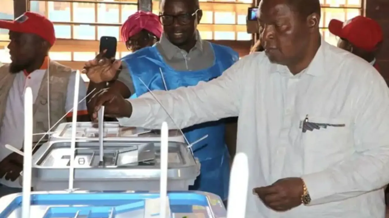 Orta Afrika Cumhuriyeti’nde Touadera yeniden devlet başkanı seçildi!