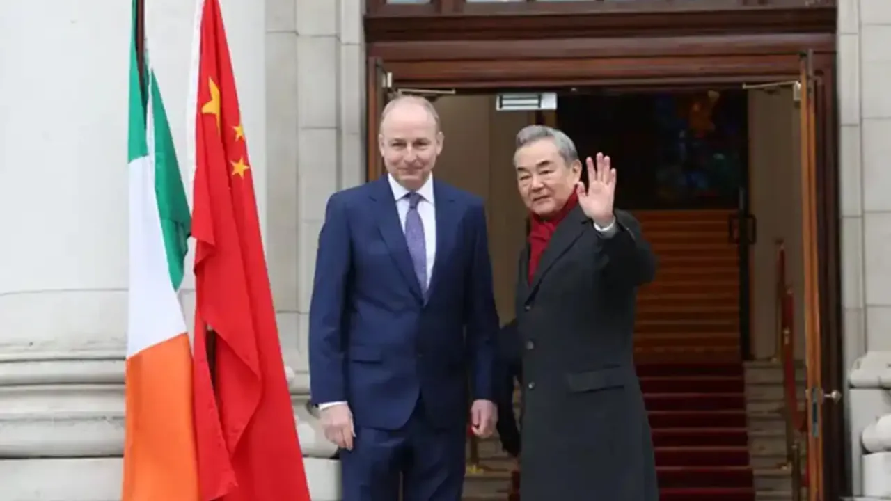 İrlanda Başbakanı, Çin’e gitti!