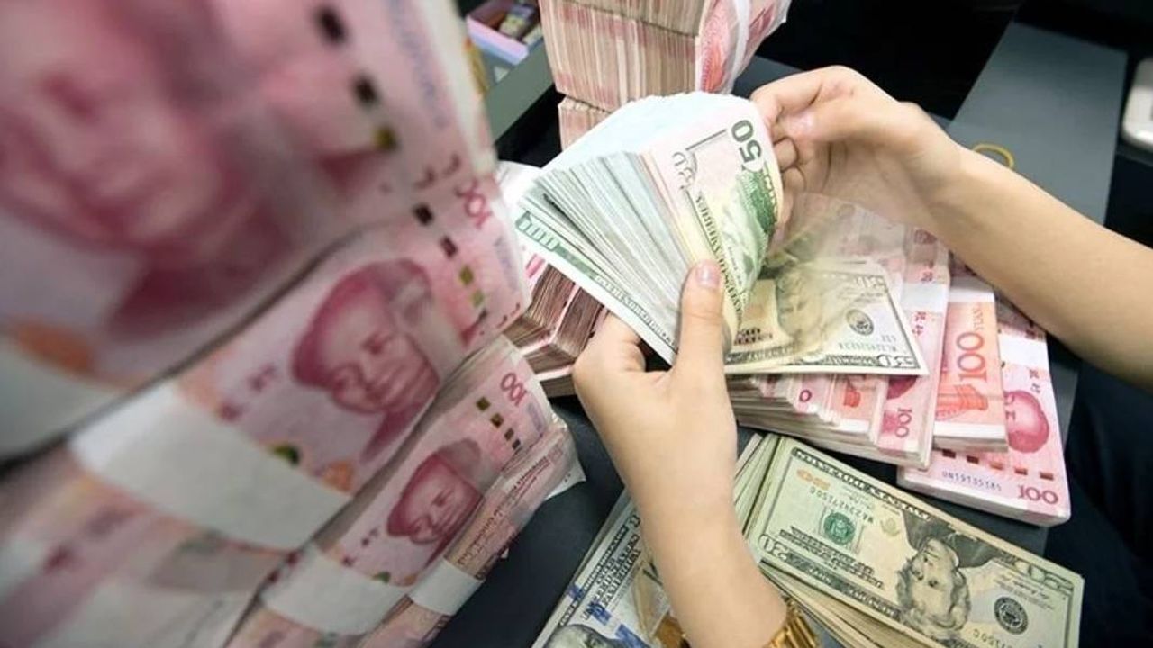 Çin yuanından dolar karşısında 2,5 yıl sonra bir ilk