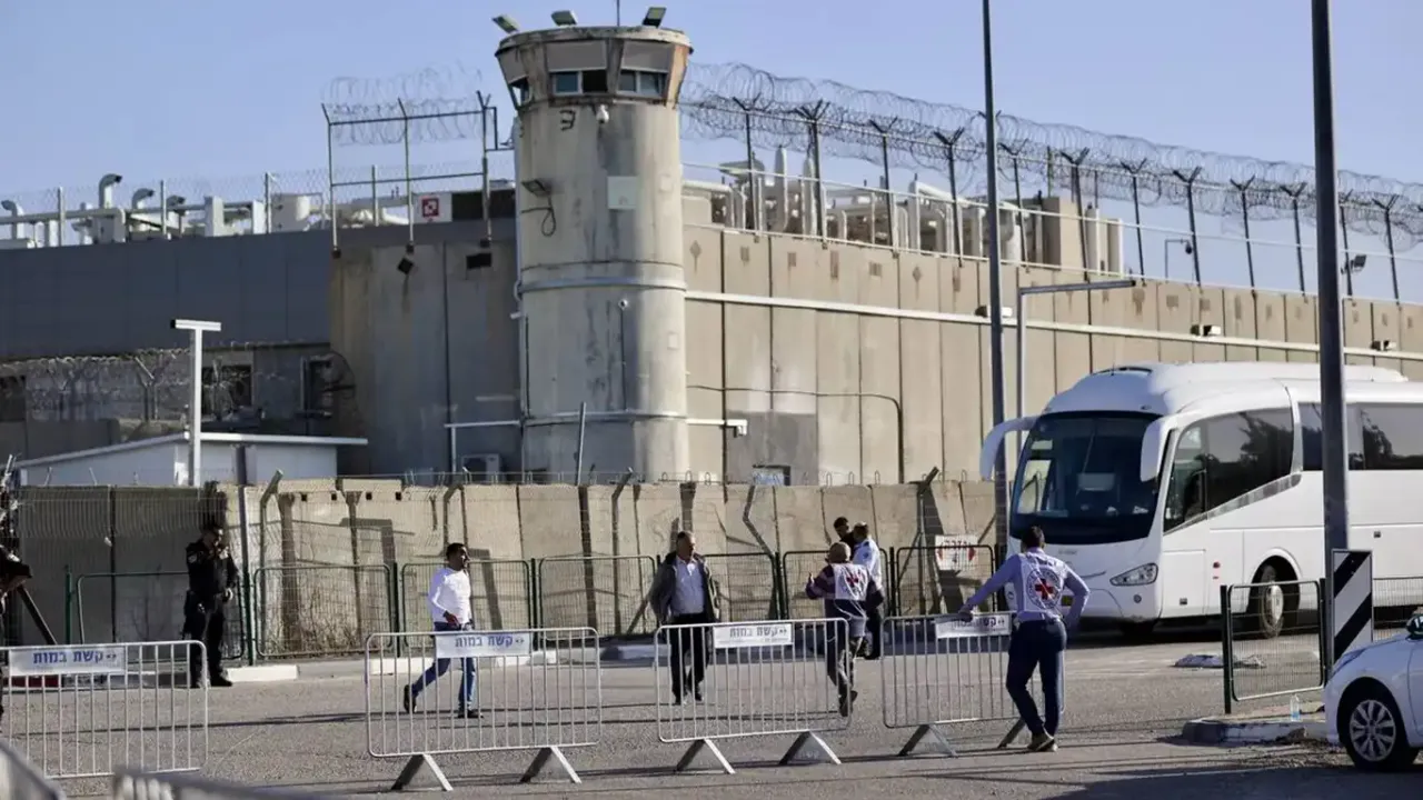 9 Filistinli esir serbest bırakıldı!