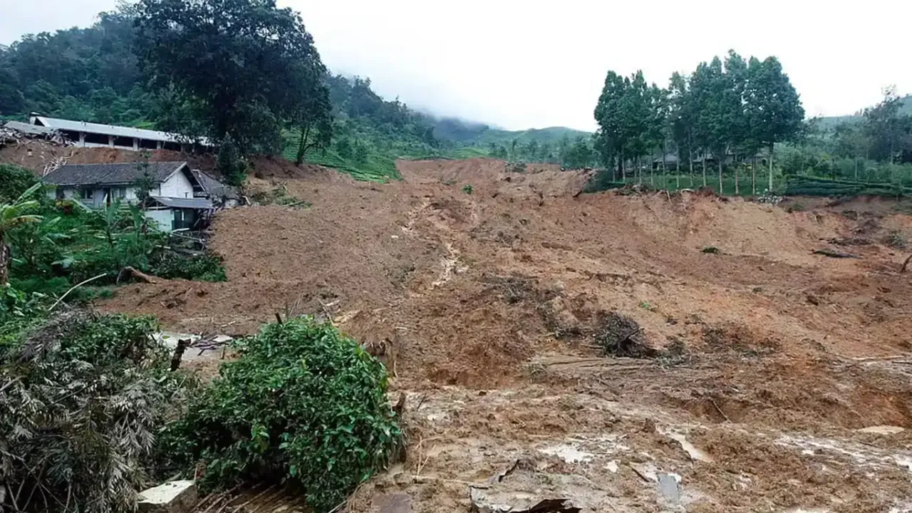 Endonezya'da heyelan: Ölü sayısı yükseldi!