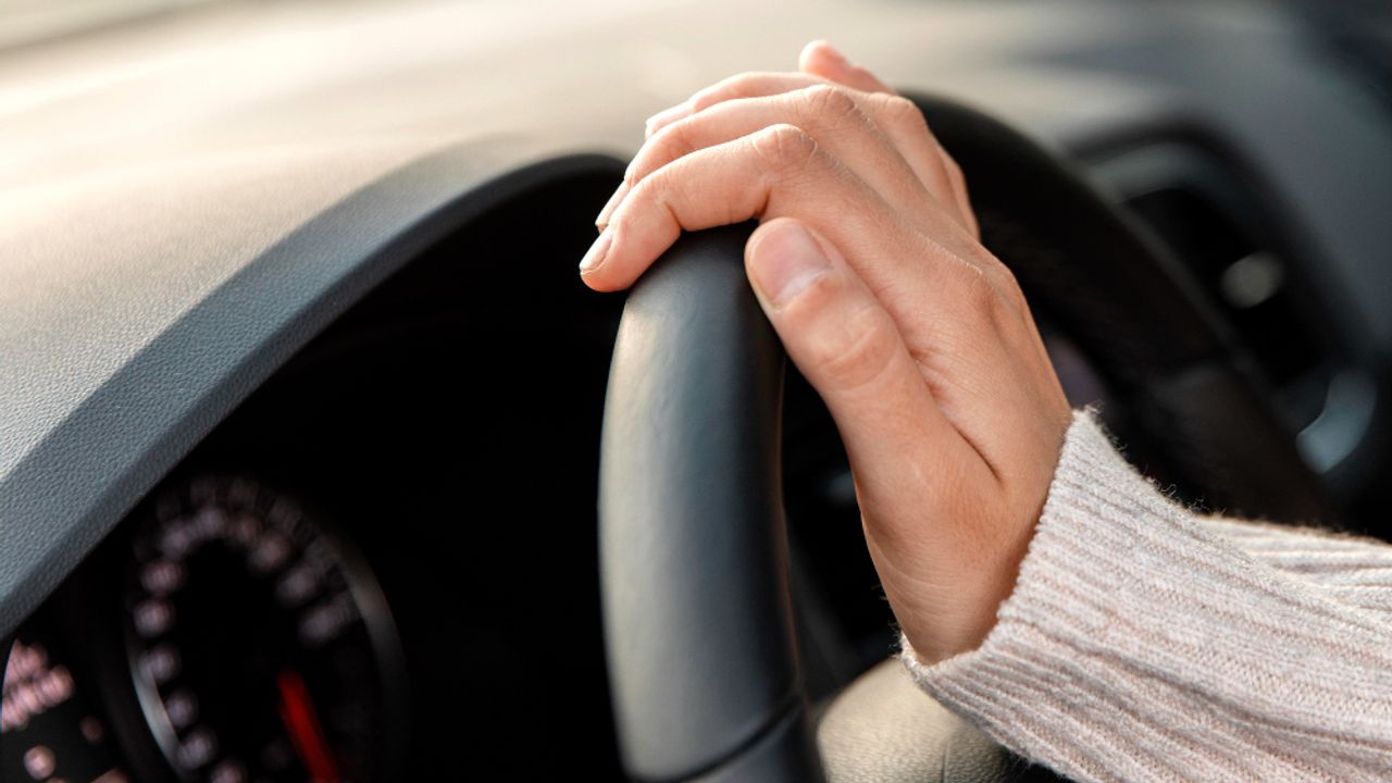 Ehliyet sınavında 70 puan şartı değişiyor mu?