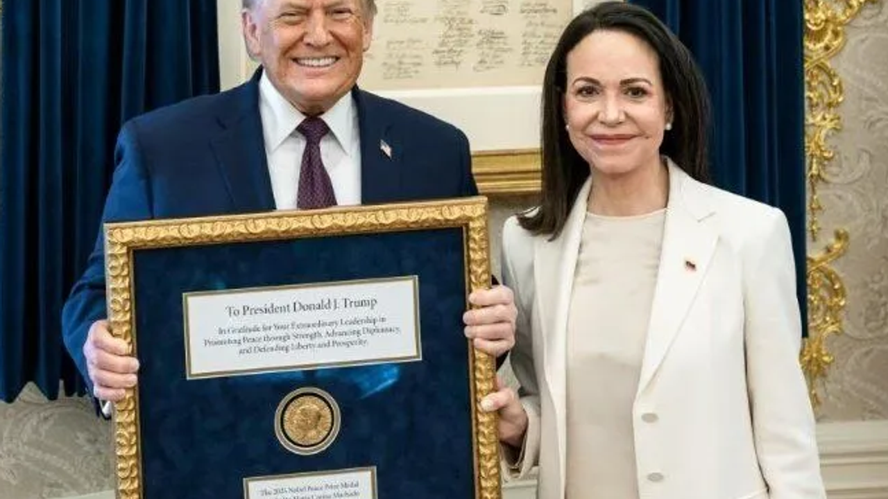 Trump muradına erdi: İşbirlikçi Machado Nobel ödülünü hediye etti!