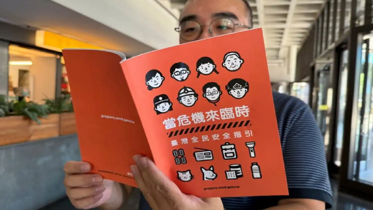 Tayvan'da milyonlarca kitap ev ev dağıtıldı! İşte sebebi