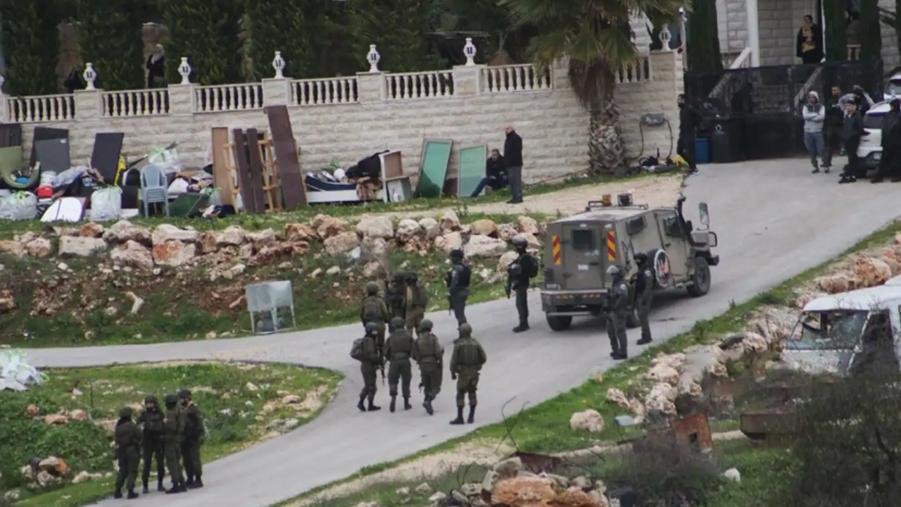 İşgal ordusu El Halil kentinin güneyinden çekildi!