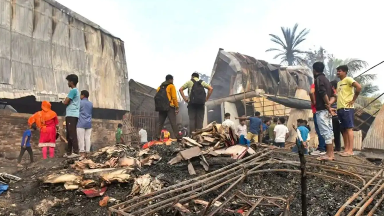 Depoda yangın çıktı: 8 işçi hayatını kaybetti
