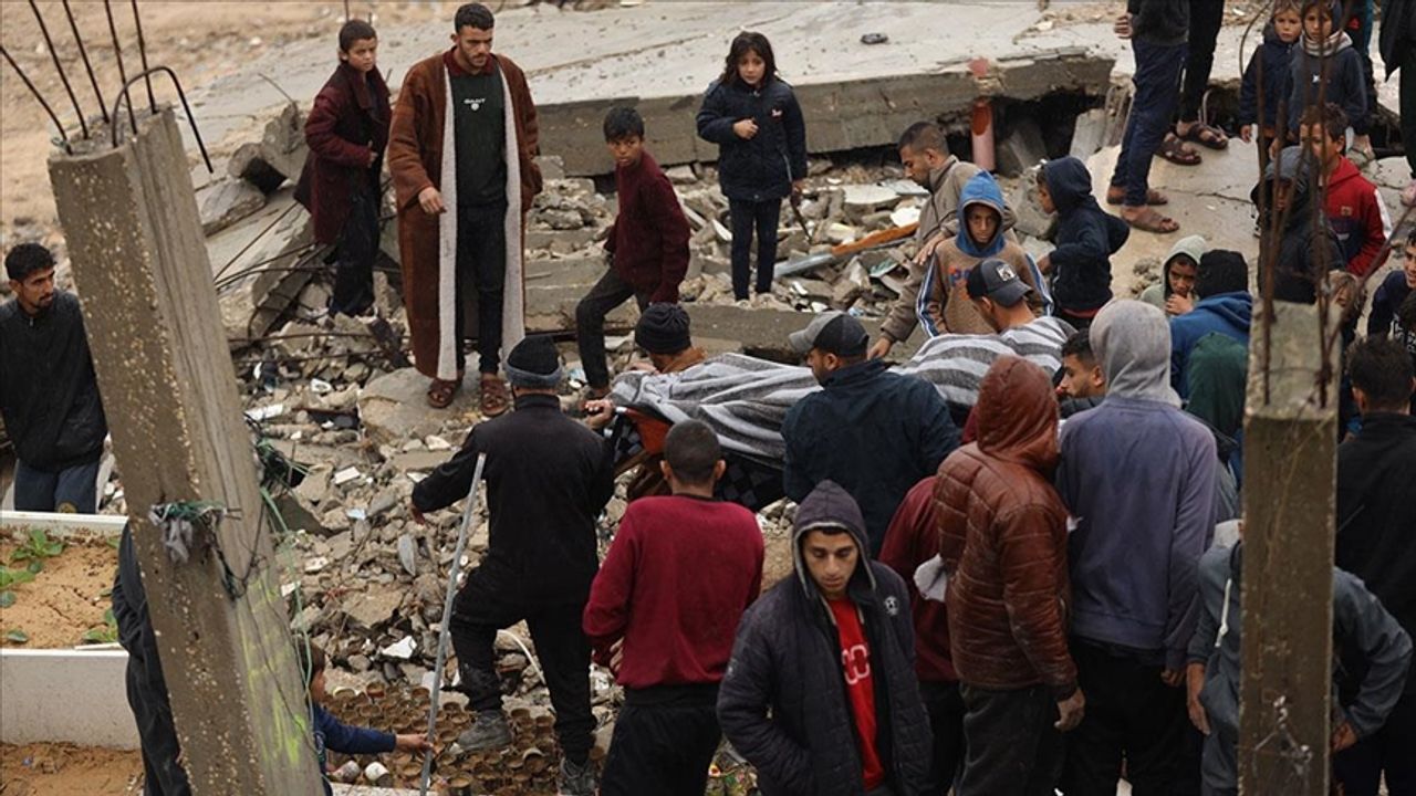 Film değil gerçek: Şehitler enkaz altından çıkarılamıyor!