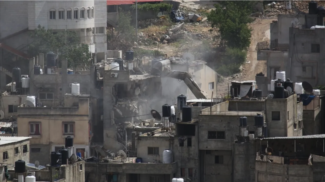 İşgal ordusu, Batı Şeria'da Filistinlilere ait evleri yıktı