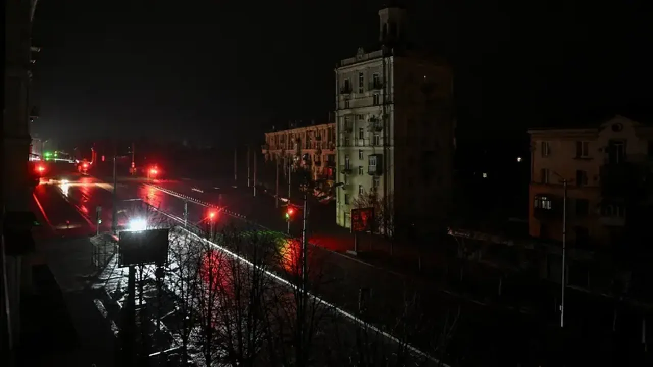 Drone vurdu, 200 bin evin elektriği kesildi