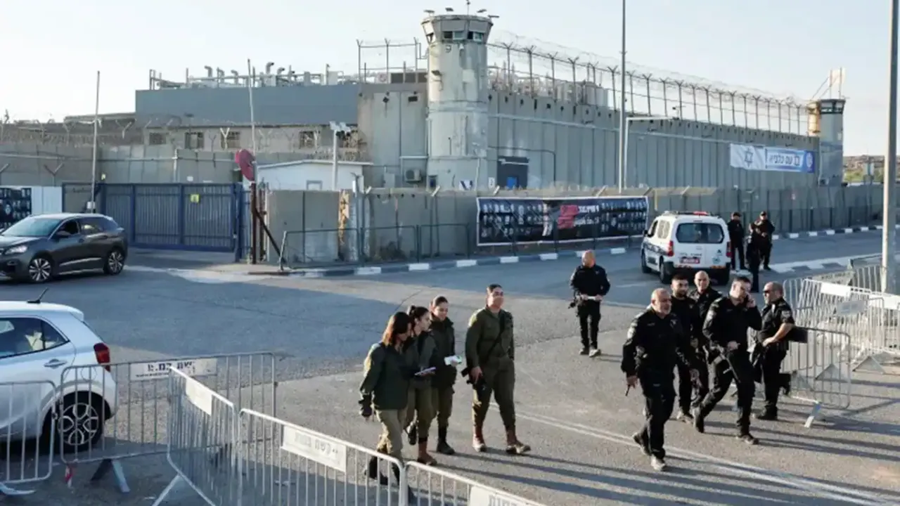 Siyonist rejim zindanlarında 323 Filistinli esir şehit edildi