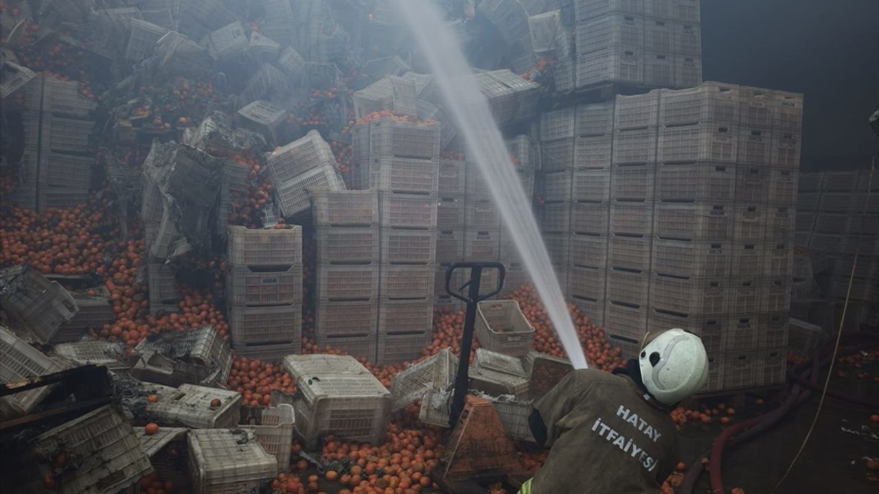 Hatay'daki fabrika yangınında 1 işçi hayatını kaybetti