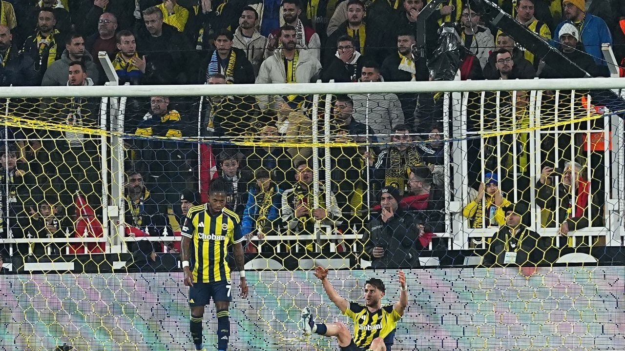 Fenerbahçe, UEFA Avrupa Liginde darbe aldı
