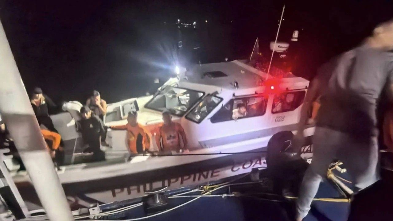 359 kişiyi taşıyan feribot battı!