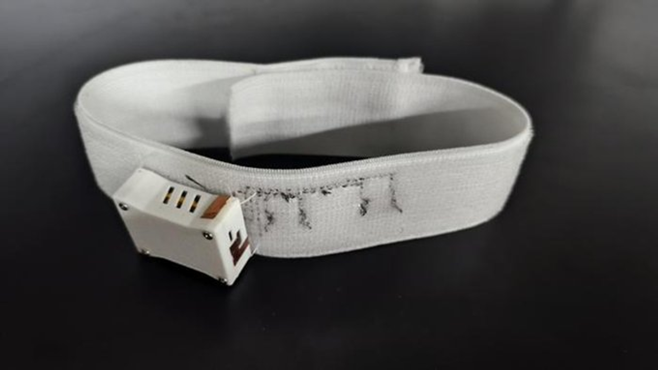 Felçli hastaları konuşturan boyunluk