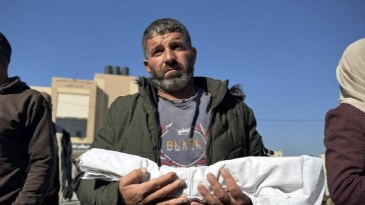 Soğuk nedeniyle 7 günlük bebek hayatını kaybetti!