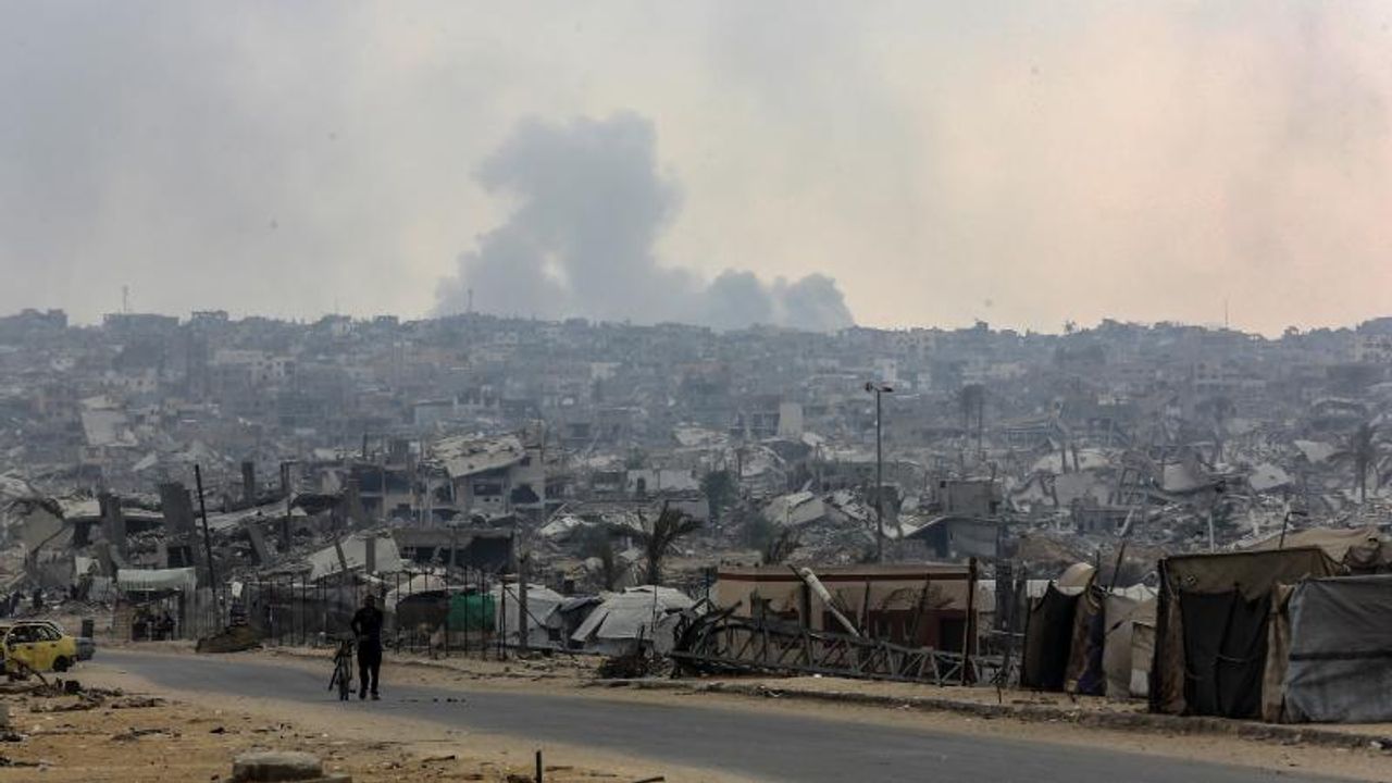 Soykırımcı rejim Gazze'de ateşkese rağmen çadırı bombaladı, 4 kişiyi katletti