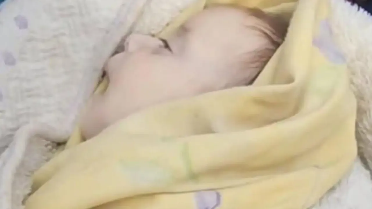 Bebekliğin en güzel zamanı olmalıydı... 7 aylık bebek dondu!