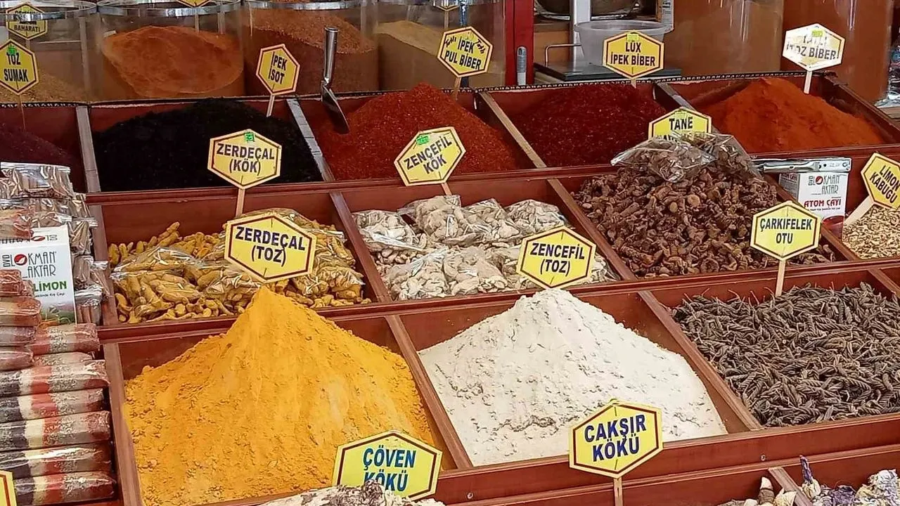 Soğuklara Karşı Doğal Kalkan! Vatandaş Çareyi Bitki Çayları ve Bunda Buldu: Günde 1 Kaşık Yetiyor