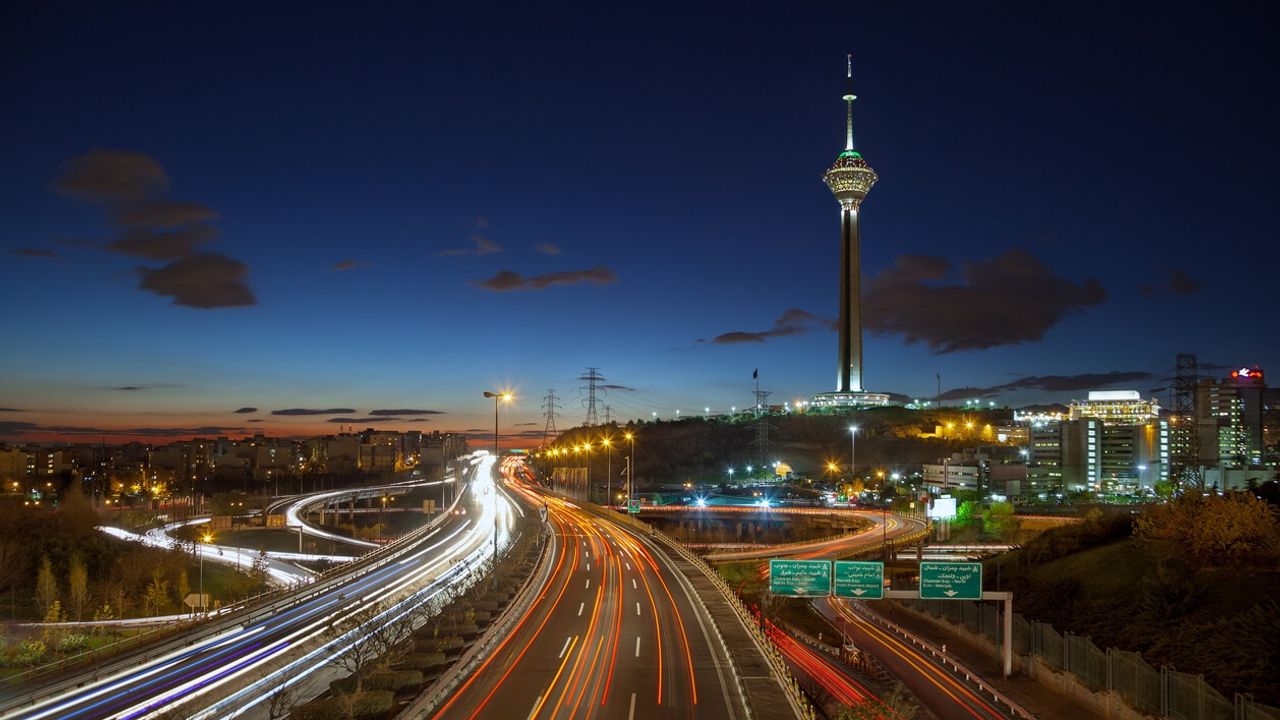 İran hava sahasını kapattı