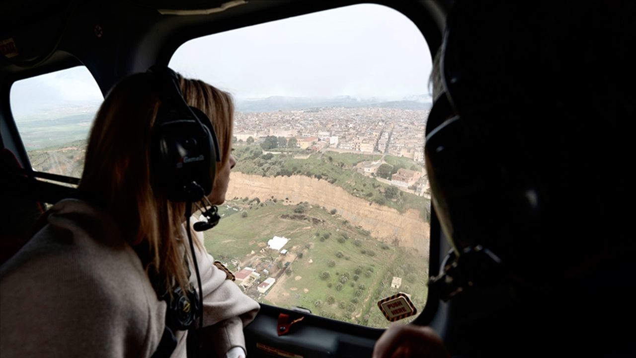 Meloni, toprak kayması felaketi yaşanan ilçeyi ziyaret etti