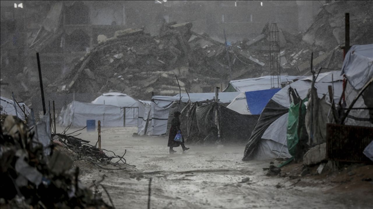 Gazze’de yağış,fırtına ve sel...