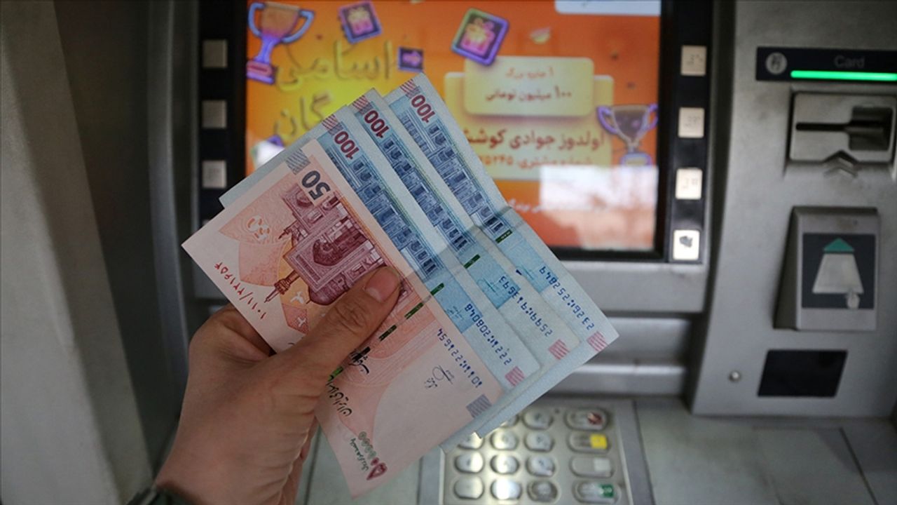 İran'da dolar en yüksek seviyesine çıktı!